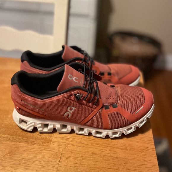 On cloud - Picture 2 of 5